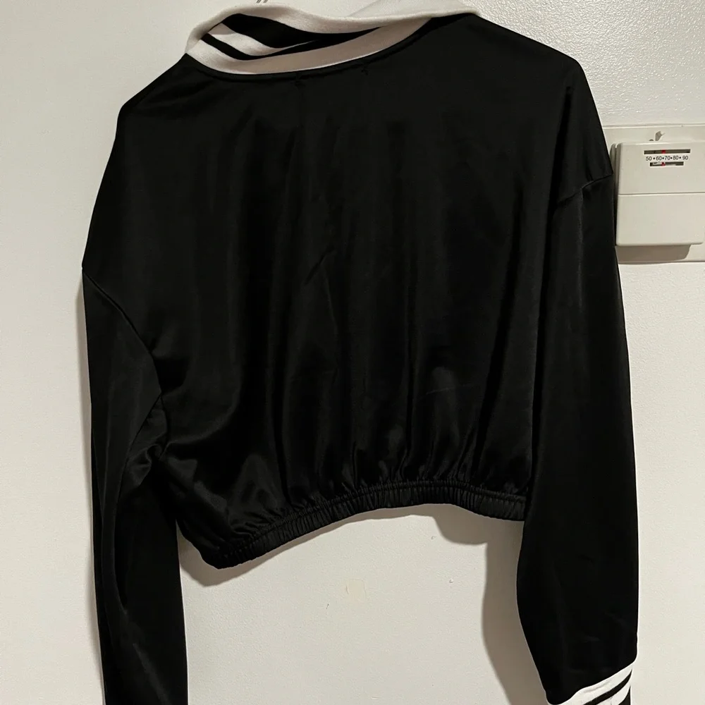 Size M - Picture 3 of 3